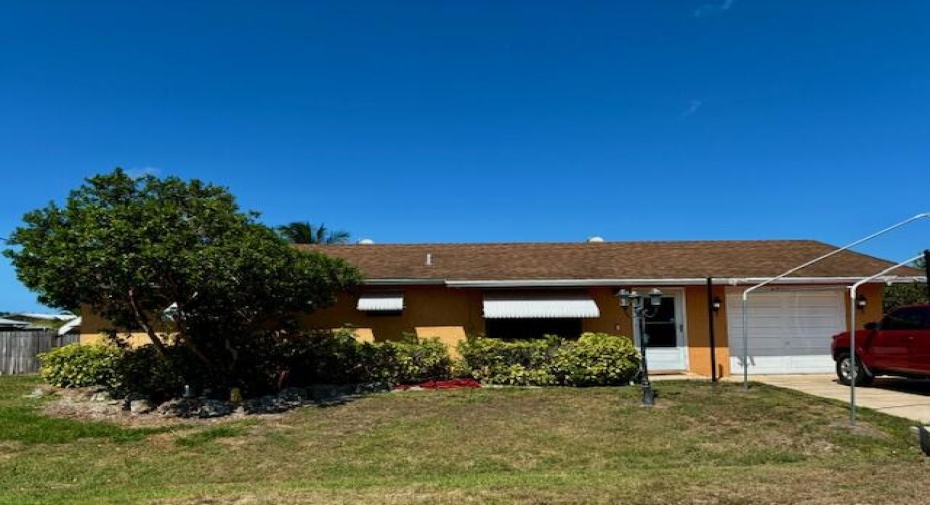 4801 SE Edison Avenue, Stuart, Florida 34997, 2 Bedrooms Bedrooms, ,2 BathroomsBathrooms,Single Family,For Sale,Edison,RX-10994204