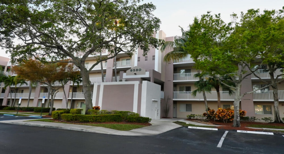 9580 Weldon Circle Unit K404, Tamarac, Florida 33321, 2 Bedrooms Bedrooms, ,2 BathroomsBathrooms,Residential Lease,For Rent,Weldon,4,RX-10994499