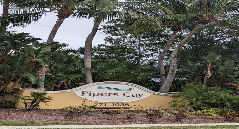 833 Pipers Cay Drive, West Palm Beach, Florida 33415, 3 Bedrooms Bedrooms, ,2 BathroomsBathrooms,Townhouse,For Sale,Pipers Cay,RX-10994630
