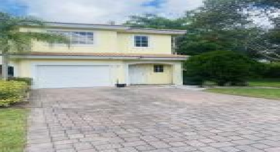 813 Imperial Lake Road, West Palm Beach, Florida 33413, 3 Bedrooms Bedrooms, ,2 BathroomsBathrooms,Residential Lease,For Rent,Imperial Lake Road,1,RX-10994883