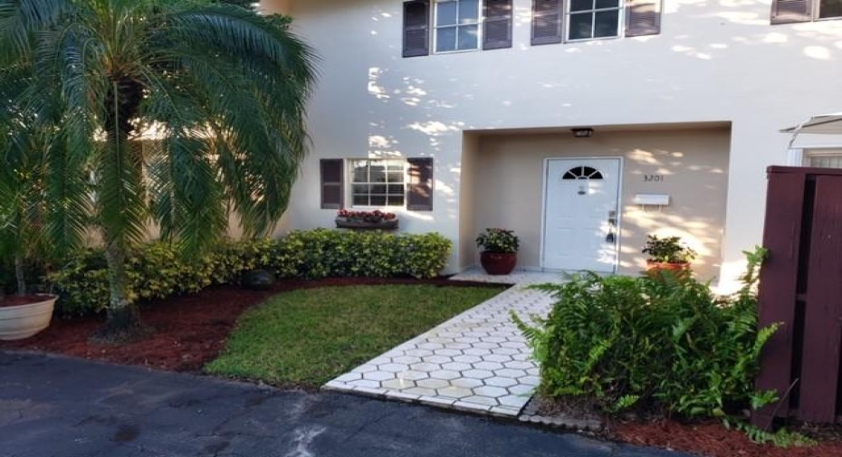 3201 S Palm Aire Drive Unit 3201, Pompano Beach, Florida 33069, 3 Bedrooms Bedrooms, ,2 BathroomsBathrooms,Townhouse,For Sale,Palm Aire,1,RX-10995162