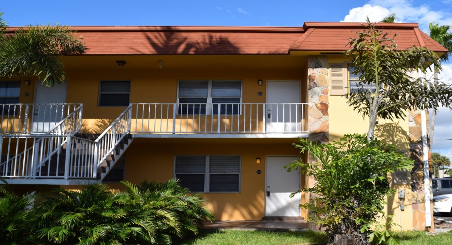 200 Croton Avenue Unit 101, Lantana, Florida 33462, 2 Bedrooms Bedrooms, ,2 BathroomsBathrooms,Condominium,For Sale,Croton,1,RX-10995194