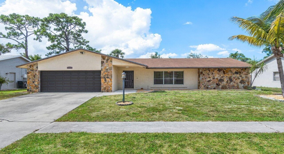 4639 Blue Pine Circle, Lake Worth, Florida 33463, 4 Bedrooms Bedrooms, ,2 BathroomsBathrooms,Residential Lease,For Rent,Blue Pine,1,RX-10995240
