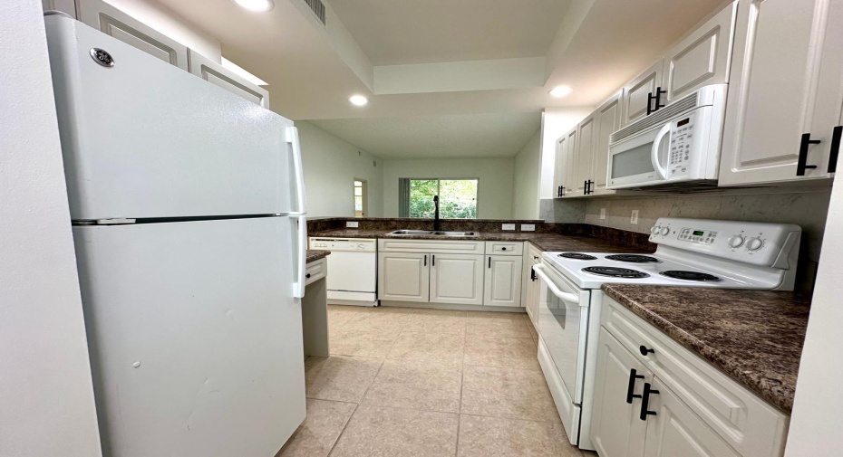 3220 N Haverhill Road Unit B208, West Palm Beach, Florida 33417, 2 Bedrooms Bedrooms, ,2 BathroomsBathrooms,Residential Lease,For Rent,Haverhill,1,RX-10995326