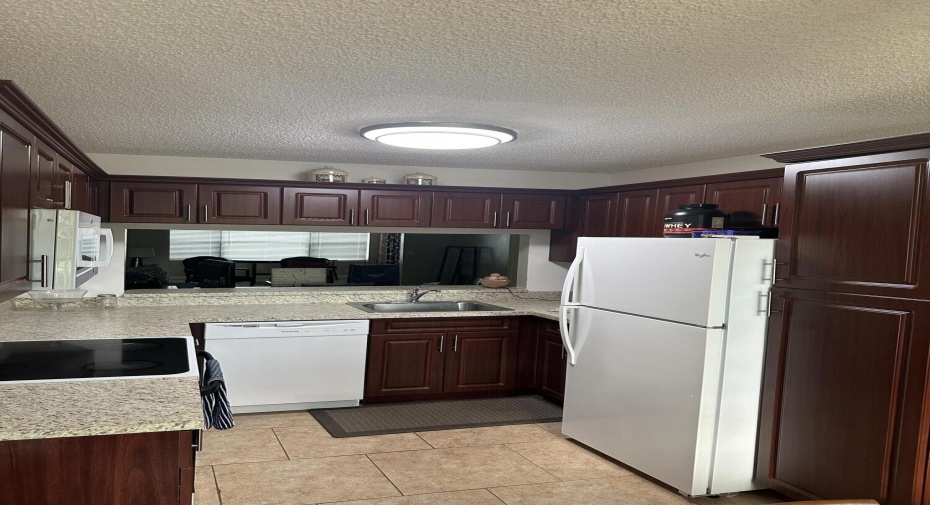 4692 Lucerne Lakes Boulevard Unit 102, Lake Worth, Florida 33467, 2 Bedrooms Bedrooms, ,2 BathroomsBathrooms,Residential Lease,For Rent,Lucerne Lakes,1,RX-10995476