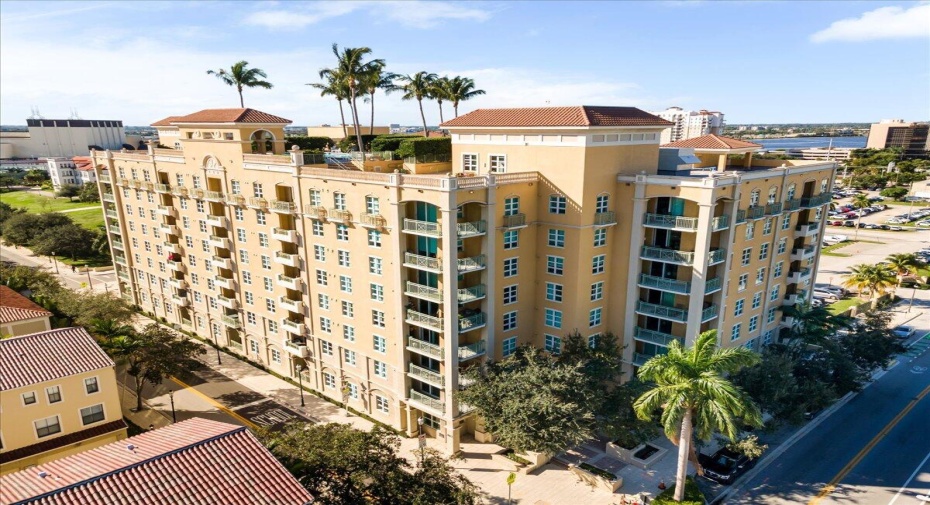 403 S Sapodilla Avenue Unit 405, West Palm Beach, Florida 33401, 2 Bedrooms Bedrooms, ,2 BathroomsBathrooms,Residential Lease,For Rent,Sapodilla,4,RX-10995532
