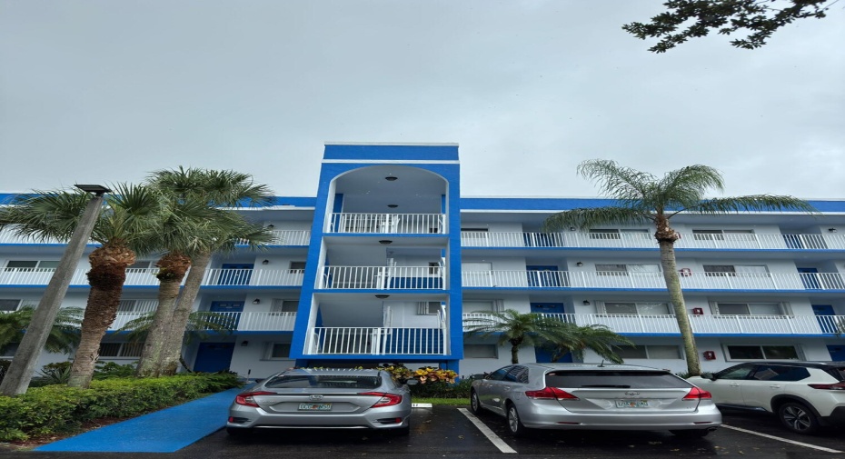 4734 Lucerne Lakes Boulevard Unit 410, Lake Worth, Florida 33467, 2 Bedrooms Bedrooms, ,2 BathroomsBathrooms,Residential Lease,For Rent,Lucerne Lakes,4,RX-10995563