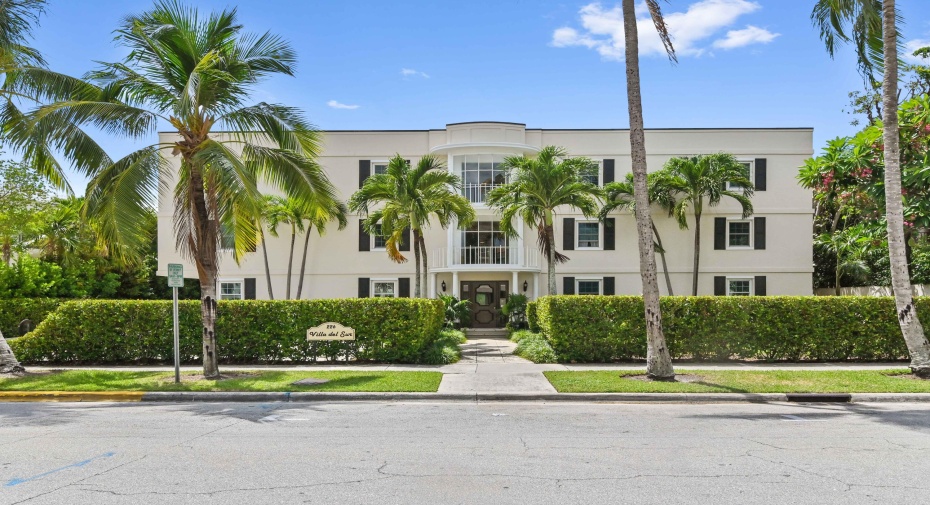 226 Brazilian Avenue Unit 2 C, Palm Beach, Florida 33480, 2 Bedrooms Bedrooms, ,2 BathroomsBathrooms,Residential Lease,For Rent,Brazilian,2,RX-10996041