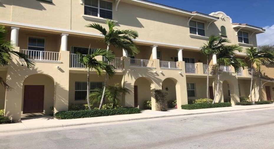 1928 Via Granada, Boynton Beach, Florida 33426, 3 Bedrooms Bedrooms, ,2 BathroomsBathrooms,Residential Lease,For Rent,Via Granada,RX-10996263