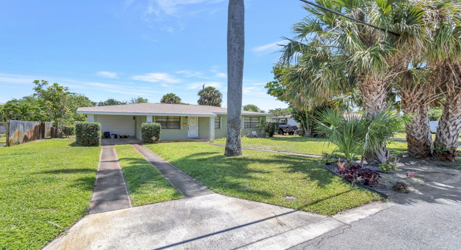 7816 Martin Avenue, West Palm Beach, Florida 33405, 3 Bedrooms Bedrooms, ,2 BathroomsBathrooms,Single Family,For Sale,Martin,RX-10986564