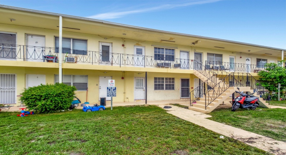 71 NW 76th Street Unit 6, Miami, Florida 33150, 1 Bedroom Bedrooms, ,1 BathroomBathrooms,Condominium,For Sale,76th,1,RX-10996627