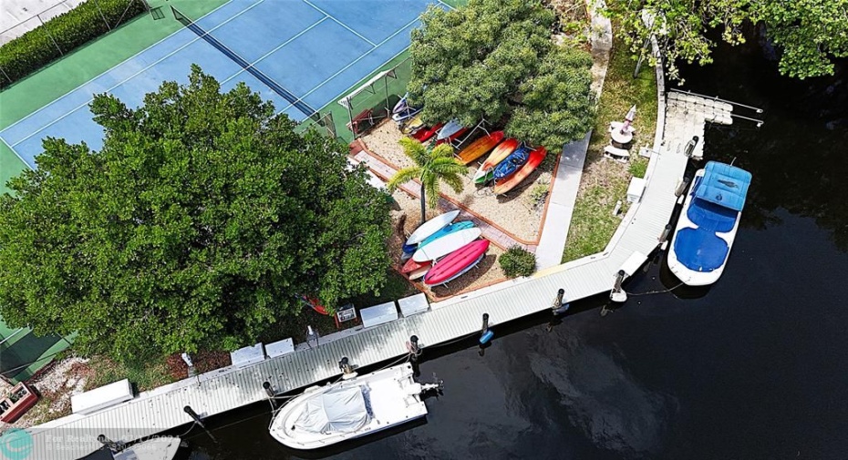 East tennis court / kayak - canoe storage