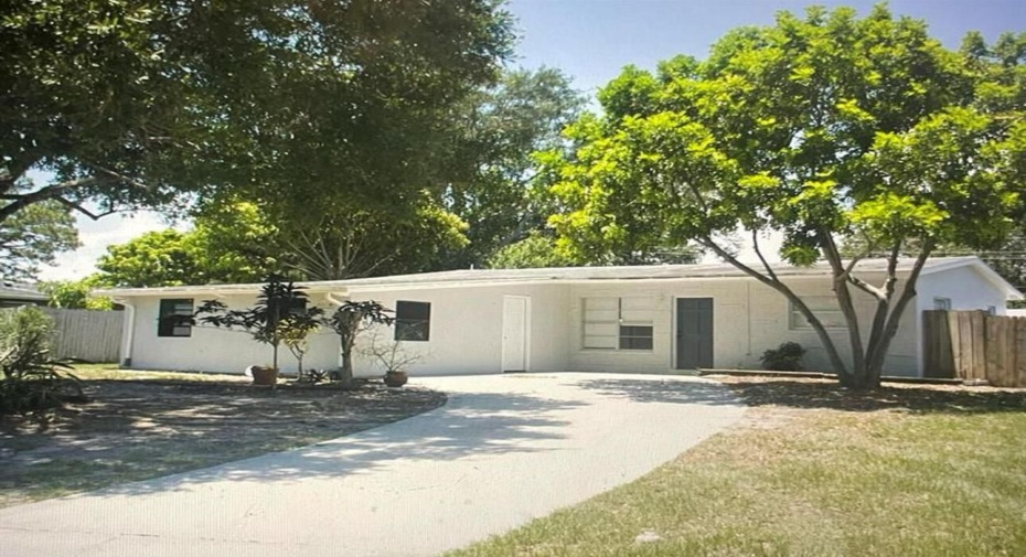 2213 SW 2nd Street, Vero Beach, Florida 32962, 2 Bedrooms Bedrooms, ,2 BathroomsBathrooms,Residential Lease,For Rent,2nd,RX-10997586