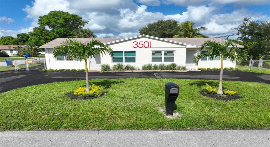 3501 Avenue Unit 1, Riviera Beach, Florida 33404, 2 Bedrooms Bedrooms, ,1 BathroomBathrooms,F,For Sale,Avenue,1,RX-10997827