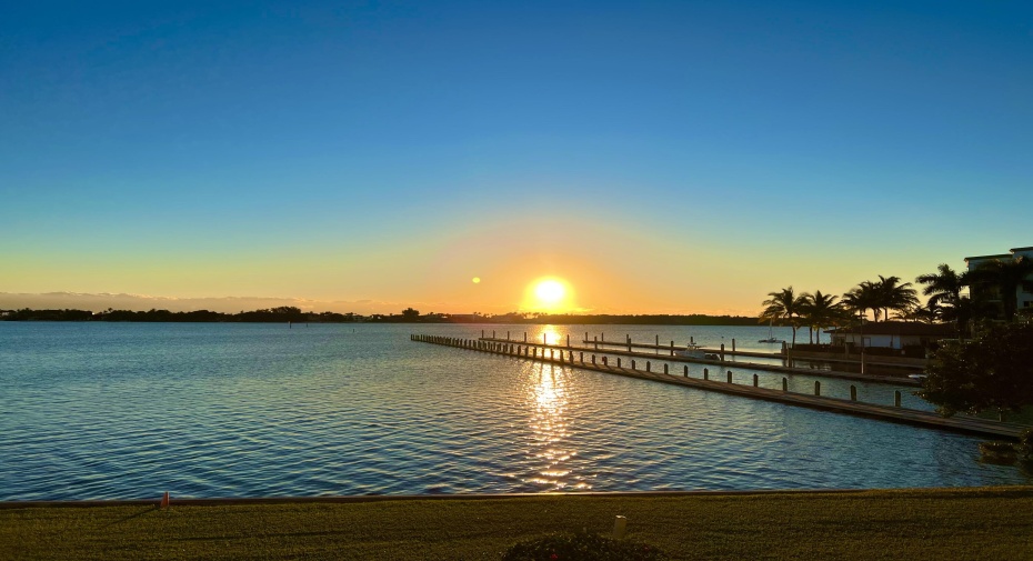 33 S Lakeshore Drive, Hypoluxo, Florida 33462, 2 Bedrooms Bedrooms, ,2 BathroomsBathrooms,Townhouse,For Sale,Lakeshore,RX-10982129