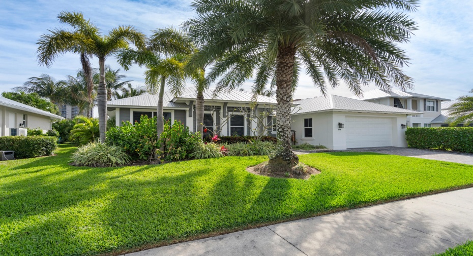 3918 Duneside Drive, Hutchinson Island, Florida 34949, 4 Bedrooms Bedrooms, ,3 BathroomsBathrooms,Single Family,For Sale,Duneside,RX-10977168