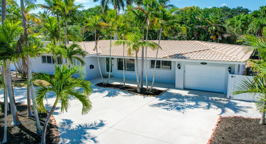 2110 NE 35th Street, Lighthouse Point, Florida 33064, 3 Bedrooms Bedrooms, ,2 BathroomsBathrooms,Single Family,For Sale,35th,RX-10986164