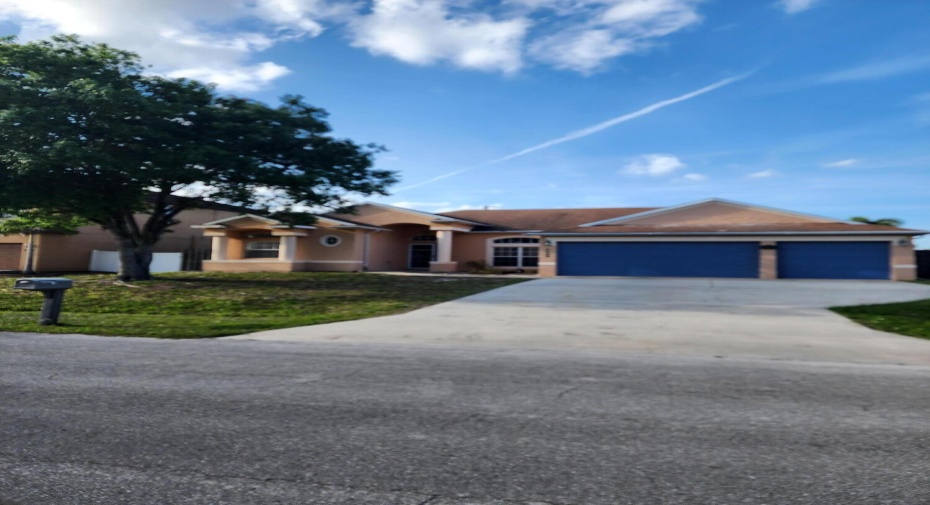 4409 SW Fireside Circle, Port Saint Lucie, Florida 34953, 4 Bedrooms Bedrooms, ,3 BathroomsBathrooms,Single Family,For Sale,Fireside,RX-10986491