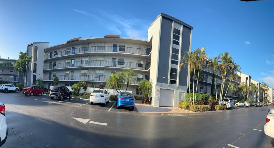 14723 Cumberland Drive Unit 403, Delray Beach, Florida 33446, 2 Bedrooms Bedrooms, ,2 BathroomsBathrooms,Condominium,For Sale,Cumberland,4,RX-10981277