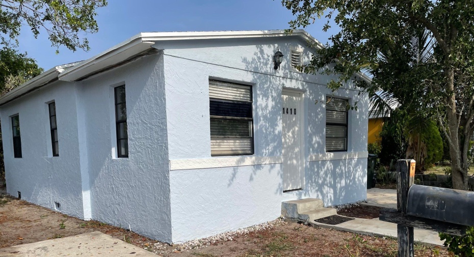 1410 S J Street, Lake Worth, Florida 33460, 3 Bedrooms Bedrooms, ,1 BathroomBathrooms,Single Family,For Sale,J,RX-10990332