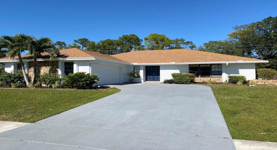 12073 Old Country Road, Wellington, Florida 33414, 4 Bedrooms Bedrooms, ,3 BathroomsBathrooms,Single Family,For Sale,Old Country,RX-10993184