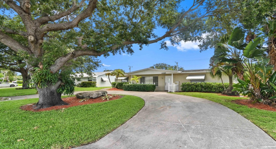4385 Empress Street, Palm Beach Gardens, Florida 33410, 4 Bedrooms Bedrooms, ,3 BathroomsBathrooms,Residential Lease,For Rent,Empress,RX-10994214
