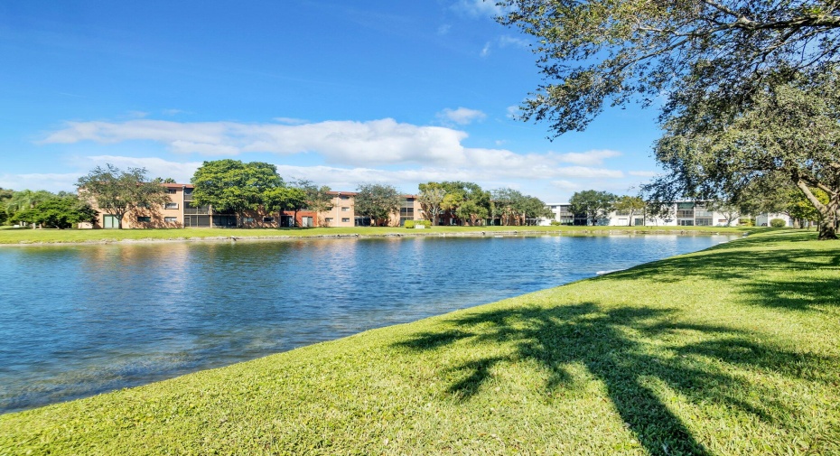 5550 Witney Drive Unit E 104, Delray Beach, Florida 33484, 2 Bedrooms Bedrooms, ,2 BathroomsBathrooms,Residential Lease,For Rent,Witney,104,RX-10994578