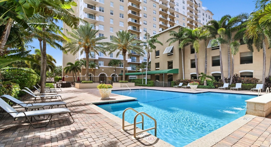 616 Clearwater Park Road Unit 209, West Palm Beach, Florida 33401, 2 Bedrooms Bedrooms, ,2 BathroomsBathrooms,Condominium,For Sale,Clearwater Park,2,RX-10995888