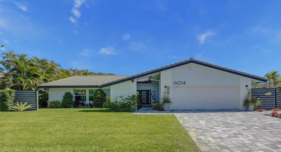 604 Lakewoode Circle, Delray Beach, Florida 33445, 3 Bedrooms Bedrooms, ,2 BathroomsBathrooms,Single Family,For Sale,Lakewoode,RX-10979095