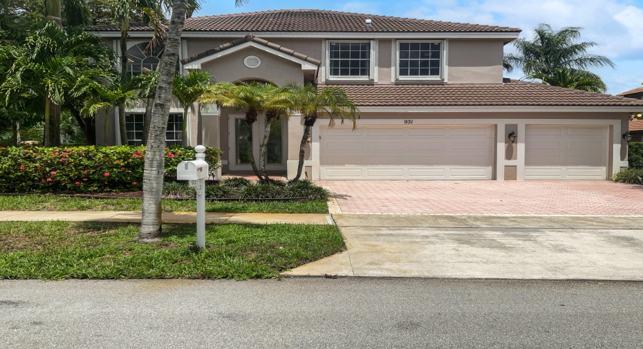 931 NW 179th Avenue, Pembroke Pines, Florida 33029, 4 Bedrooms Bedrooms, ,2 BathroomsBathrooms,Single Family,For Sale,179th,2,RX-10997431