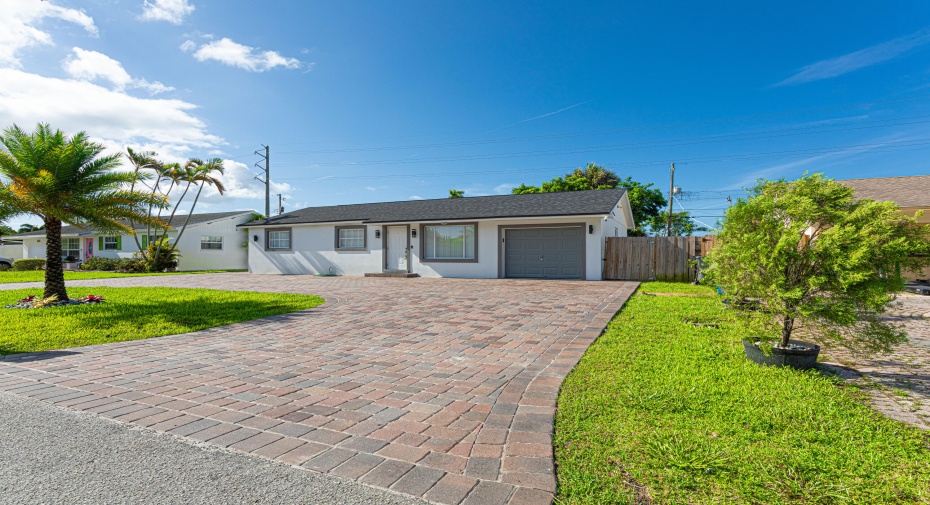 2338 W Lakewood Road, West Palm Beach, Florida 33406, 3 Bedrooms Bedrooms, ,2 BathroomsBathrooms,Single Family,For Sale,Lakewood,RX-10997500