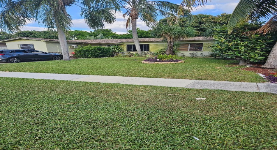 2700 NW 1st Street, Boynton Beach, Florida 33435, 3 Bedrooms Bedrooms, ,1 BathroomBathrooms,Single Family,For Sale,1st,RX-10976525