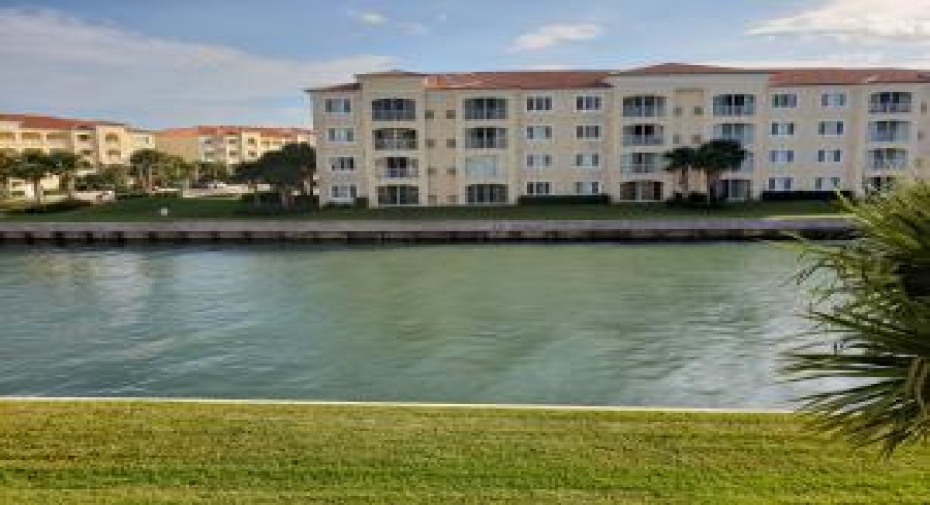 6 Harbour Isle Drive Unit 205, Fort Pierce, Florida 34949, 2 Bedrooms Bedrooms, ,2 BathroomsBathrooms,Residential Lease,For Rent,Harbour Isle,2,RX-10998119