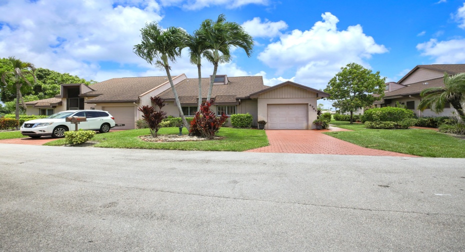 4761 S Fountains Drive, Lake Worth, Florida 33467, 3 Bedrooms Bedrooms, ,2 BathroomsBathrooms,A,For Sale,Fountains,RX-10998202
