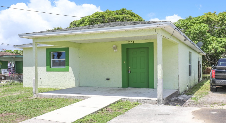 701 N 17th Street, Fort Pierce, Florida 34950, 2 Bedrooms Bedrooms, ,2 BathroomsBathrooms,Single Family,For Sale,17th,RX-10998425