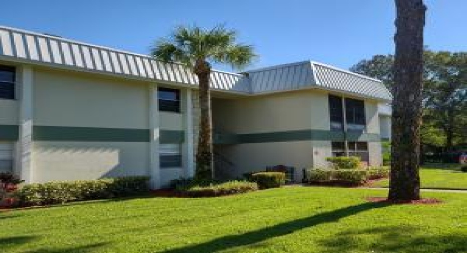 2302 Sunrise Boulevard Unit 104, Fort Pierce, Florida 34950, 2 Bedrooms Bedrooms, ,2 BathroomsBathrooms,Condominium,For Sale,Sunrise,1,RX-10998439