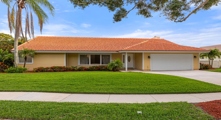 6752 Viewpoint Court, Jupiter, Florida 33458, 3 Bedrooms Bedrooms, ,2 BathroomsBathrooms,Single Family,For Sale,Viewpoint,RX-10998483