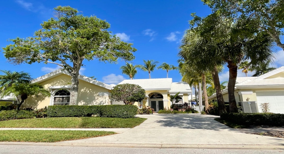 2735 Meadowlark Lane, West Palm Beach, Florida 33409, 3 Bedrooms Bedrooms, ,2 BathroomsBathrooms,Single Family,For Sale,Meadowlark,1,RX-10998480