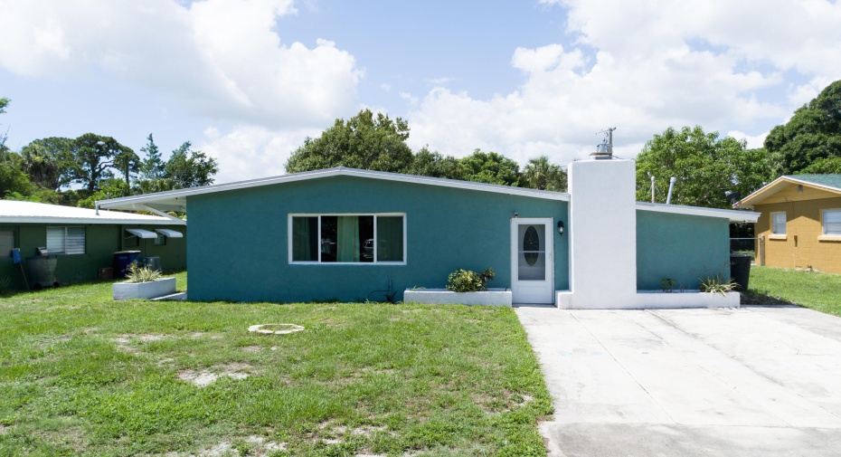 1013 Hispana Avenue, Fort Pierce, Florida 34982, 3 Bedrooms Bedrooms, ,2 BathroomsBathrooms,Single Family,For Sale,Hispana,RX-10998666