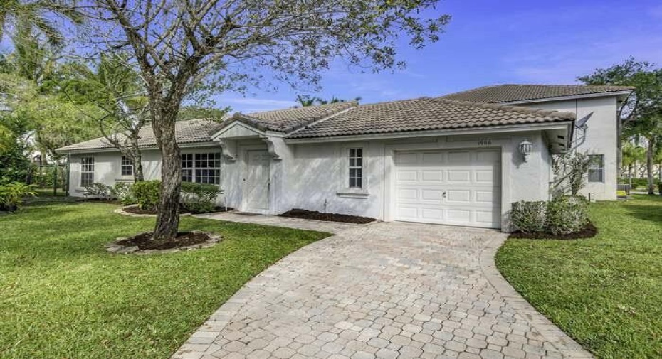 1906 Capeside Circle, Wellington, Florida 33414, 2 Bedrooms Bedrooms, ,2 BathroomsBathrooms,Residential Lease,For Rent,Capeside,RX-10999036