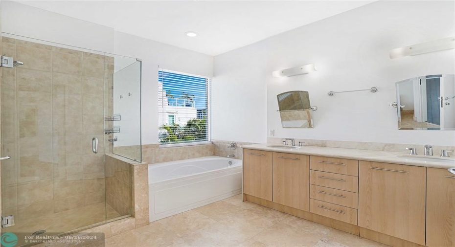 Large master bath with separate shower and soaking tub