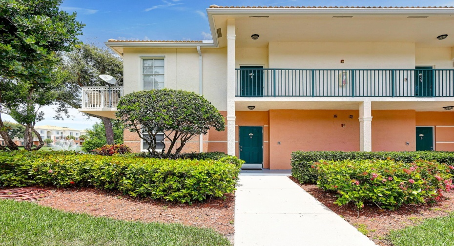 9102 W Myrtlewood Circle, Palm Beach Gardens, Florida 33418, 2 Bedrooms Bedrooms, ,1 BathroomBathrooms,Condominium,For Sale,Myrtlewood,9102,RX-10997186