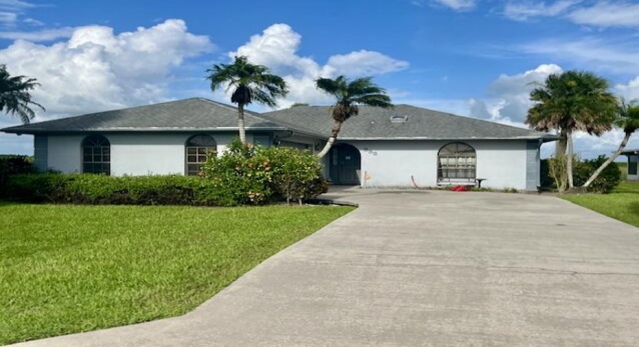 333 NE 7th Street, Belle Glade, Florida 33430, 3 Bedrooms Bedrooms, ,2 BathroomsBathrooms,Single Family,For Sale,7th,RX-10999193