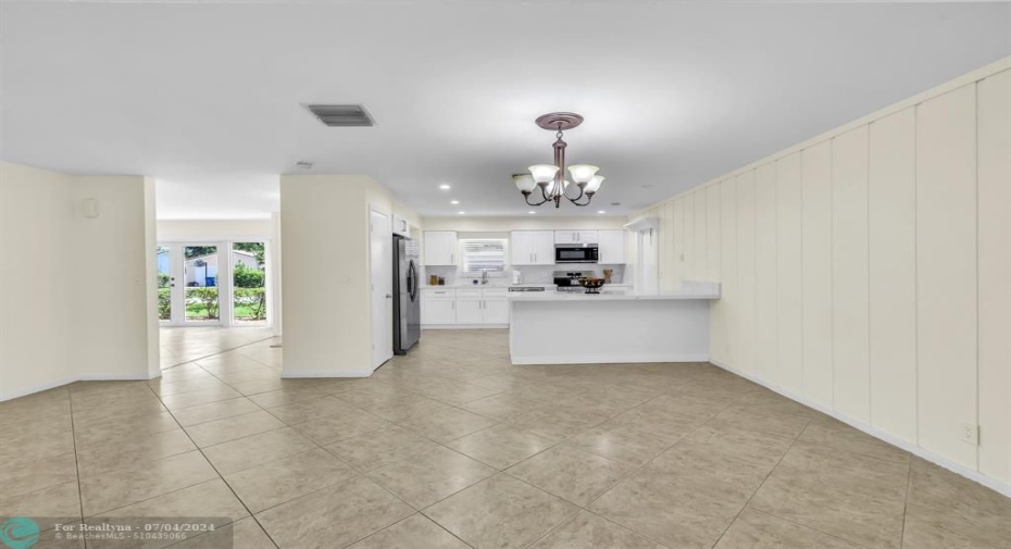 DINING ROOM/KITCHEN