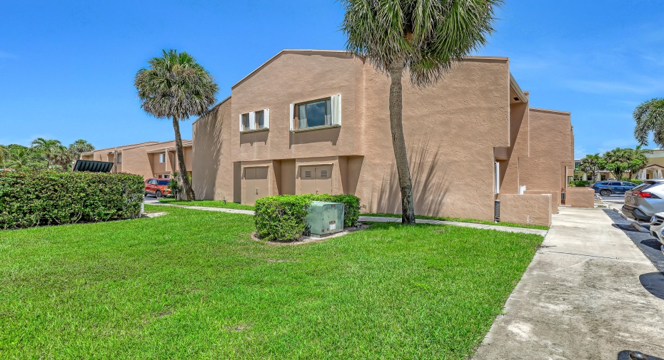 139 Sparrow Drive Unit 2a, Royal Palm Beach, Florida 33411, 3 Bedrooms Bedrooms, ,2 BathroomsBathrooms,Townhouse,For Sale,Sparrow,RX-10999516