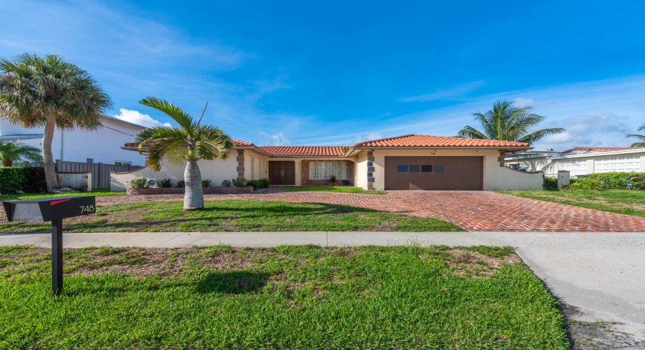 748 NE 72nd Street, Boca Raton, Florida 33487, 3 Bedrooms Bedrooms, ,2 BathroomsBathrooms,Single Family,For Sale,72nd,RX-10999566