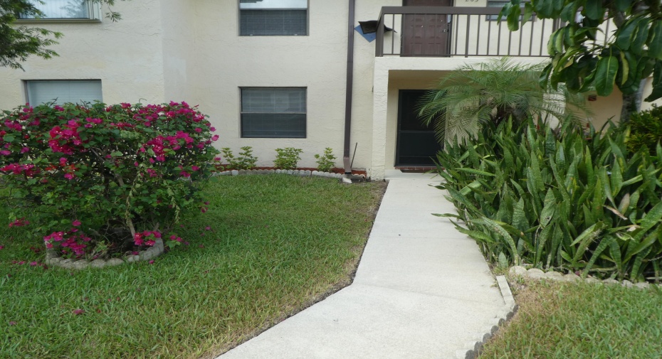 7149 Golf Colony Court Unit 103, Lake Worth, Florida 33467, 2 Bedrooms Bedrooms, ,2 BathroomsBathrooms,Residential Lease,For Rent,Golf Colony,1,RX-10999597