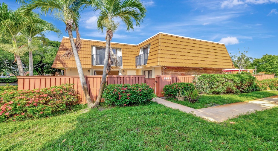2883 SW Waterford Place, Deerfield Beach, Florida 33442, 2 Bedrooms Bedrooms, ,2 BathroomsBathrooms,Townhouse,For Sale,Waterford,RX-10999614