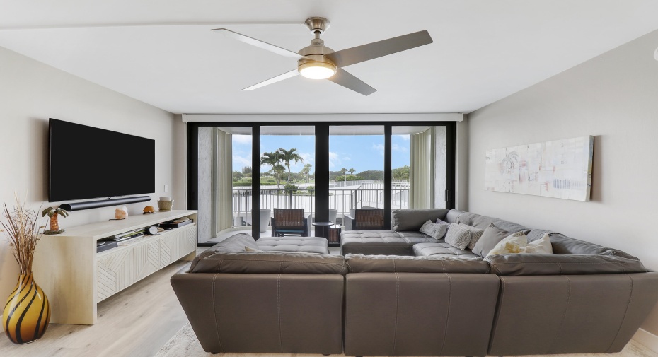 336 Golfview Road Unit 215, North Palm Beach, Florida 33408, 2 Bedrooms Bedrooms, ,2 BathroomsBathrooms,Condominium,For Sale,Golfview,2,RX-10999822