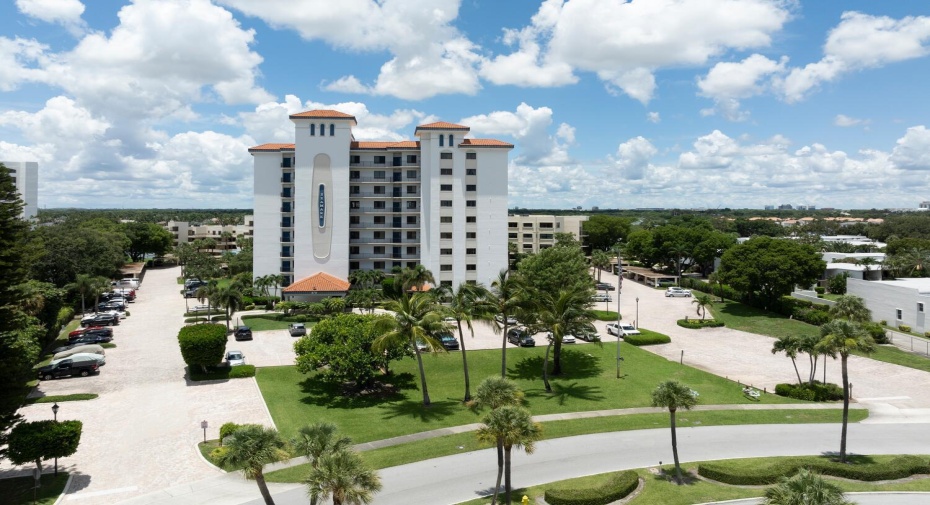 370 Golfview Road Unit 703, North Palm Beach, Florida 33408, 2 Bedrooms Bedrooms, ,2 BathroomsBathrooms,Condominium,For Sale,Golfview,7,RX-10999831